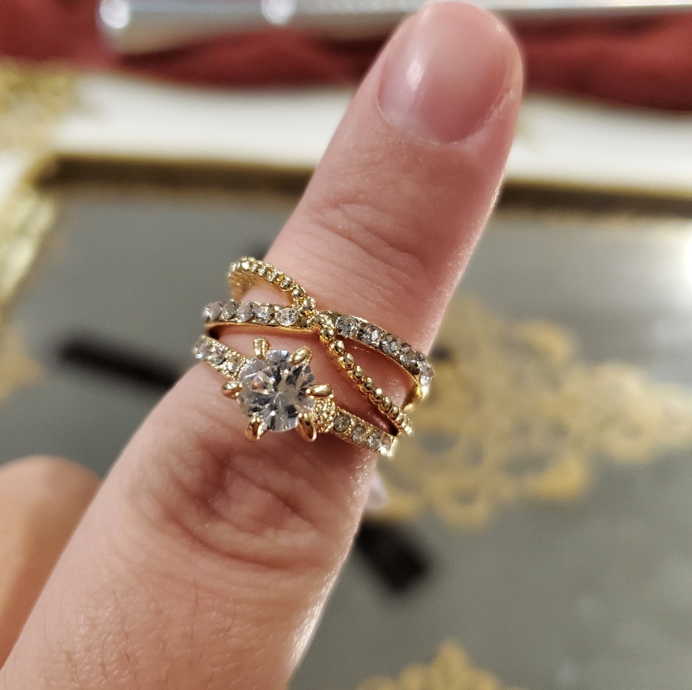 👑Gold crystal ring set - Picture 2 of 5